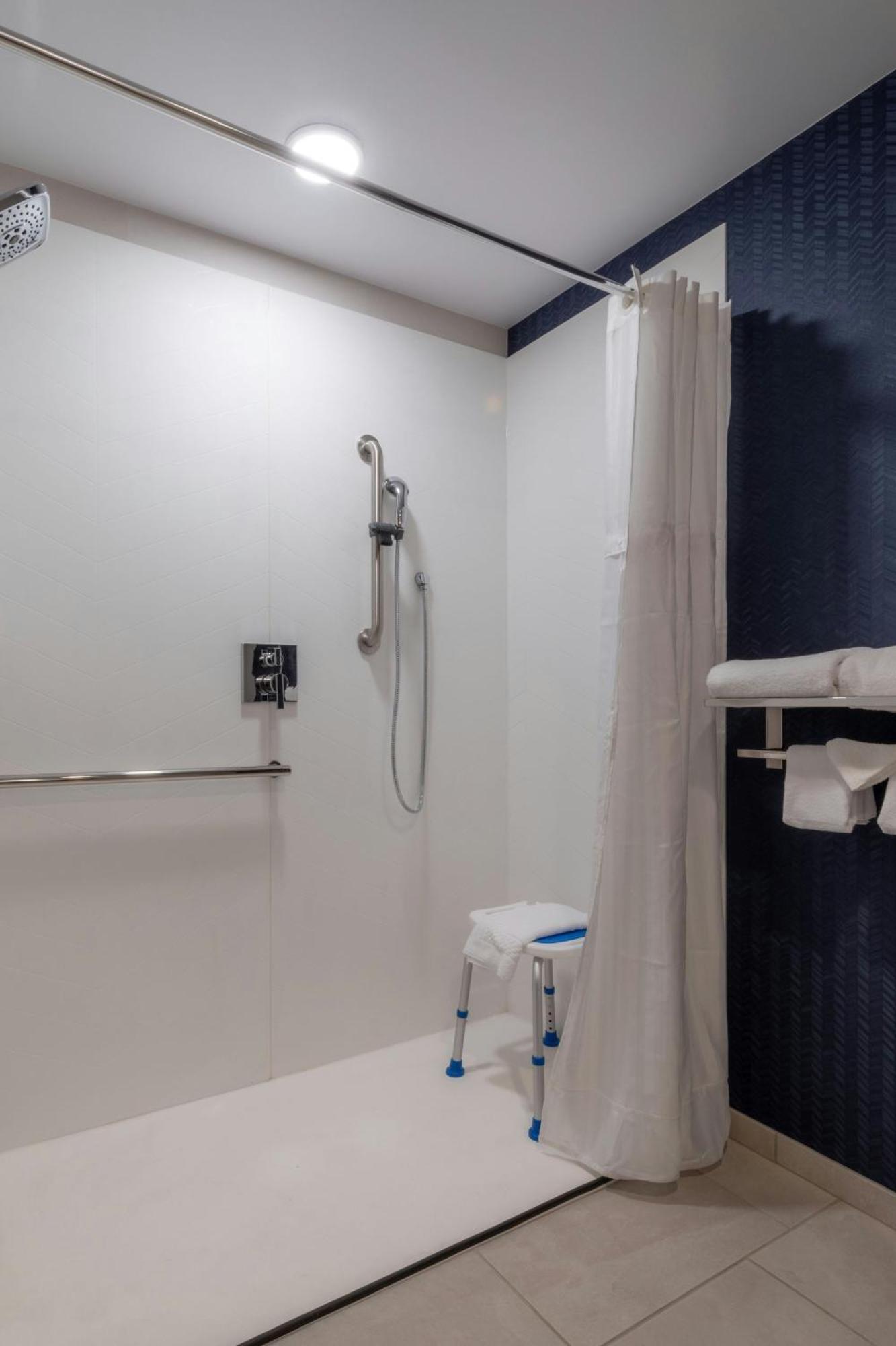 Fairfield By Marriott Inn & Suites Ревелсток Екстер'єр фото