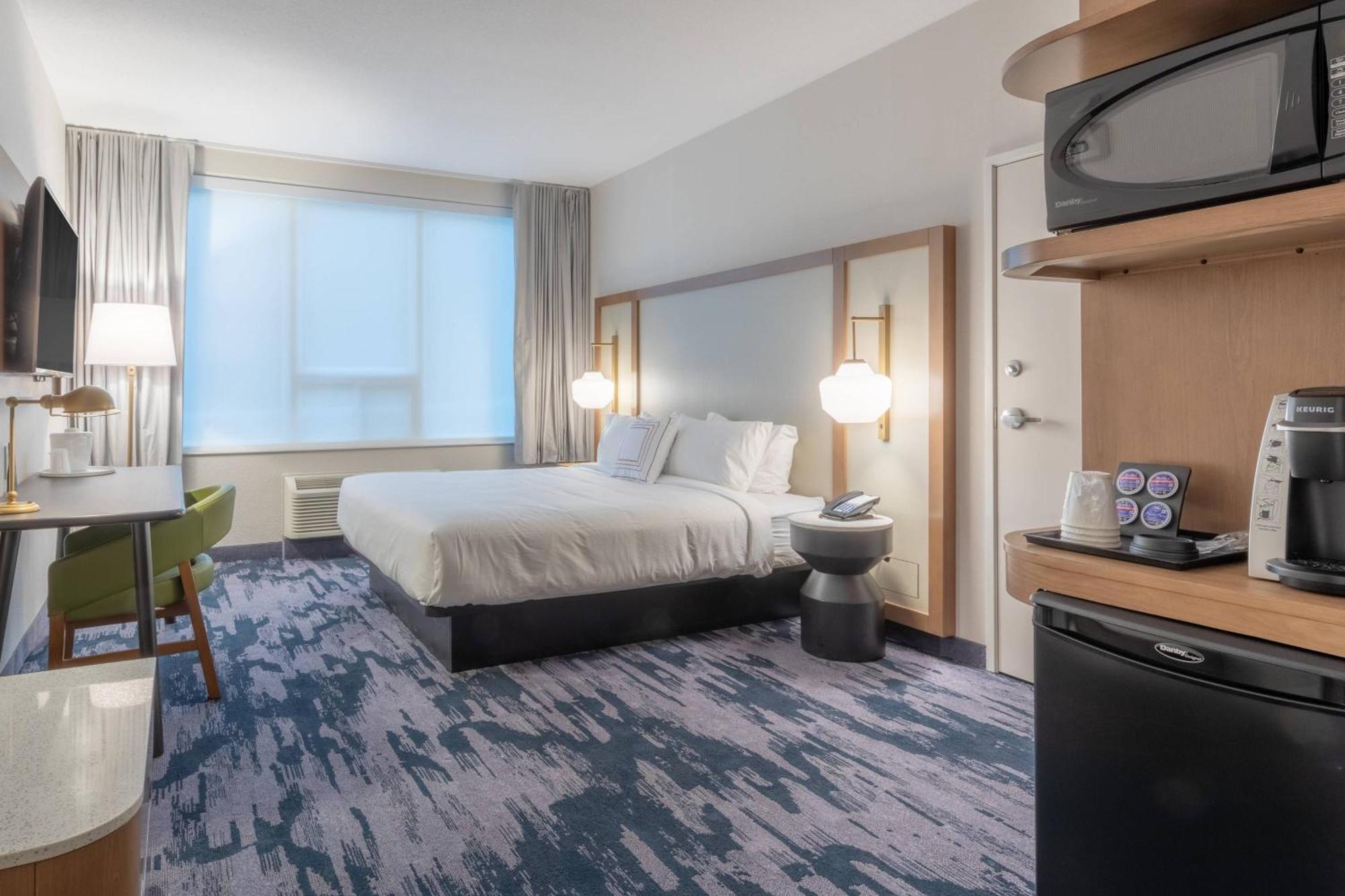 Fairfield By Marriott Inn & Suites Ревелсток Екстер'єр фото